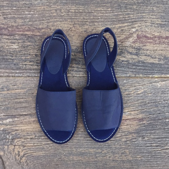 Old Navy Shoes - Old Navy Sling back Sandals